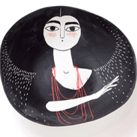 Plat en porcelaine, décors oxydes